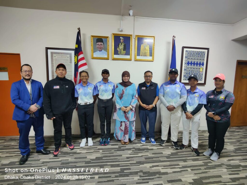 Malaysian High Commissioner calls on Golf Team
