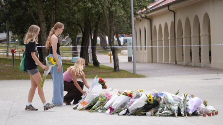 Father and son gunmen kill 15 at Jewish festival on Australia’s Bondi Beach