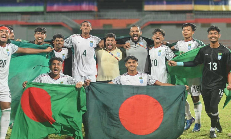 PM greets Bangladesh U-20 football team