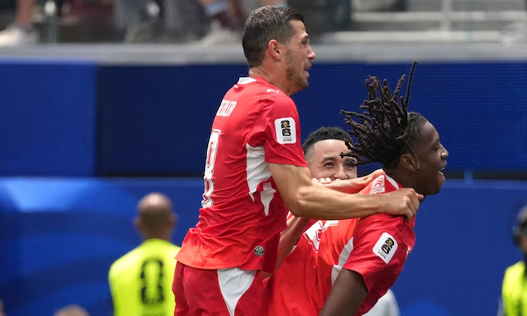 Switzerland thump Bosnia, South Africa keep World Cup alive
